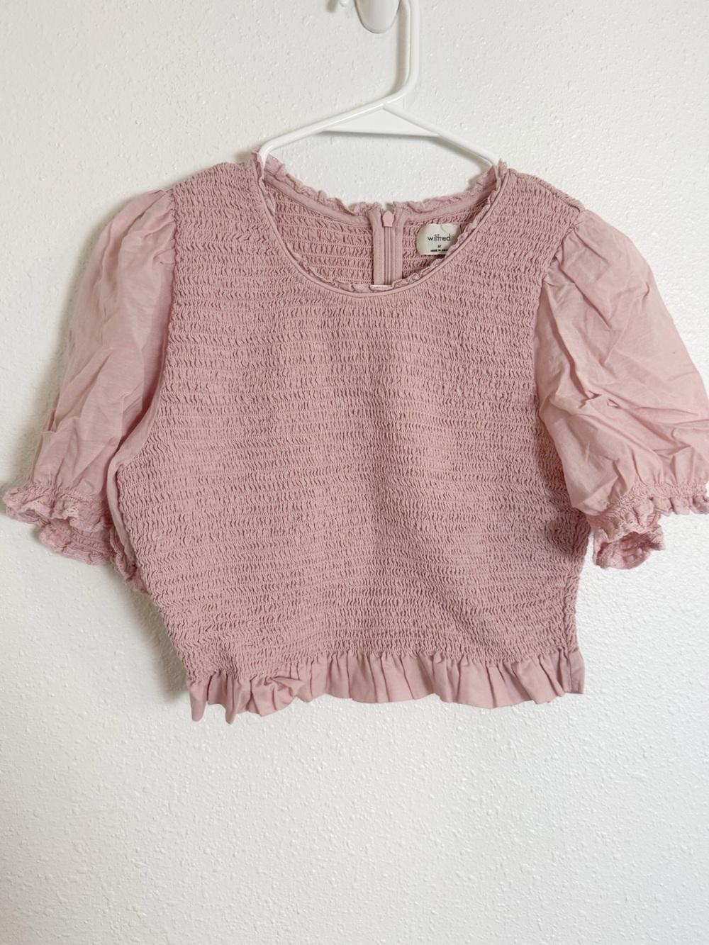 Wilfred aritzia pink smocked short sleeve blouse